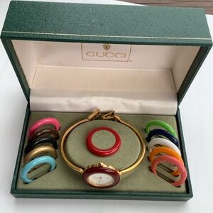 Authentic GUCCI interchangeable bezel watch set 🌟🌟